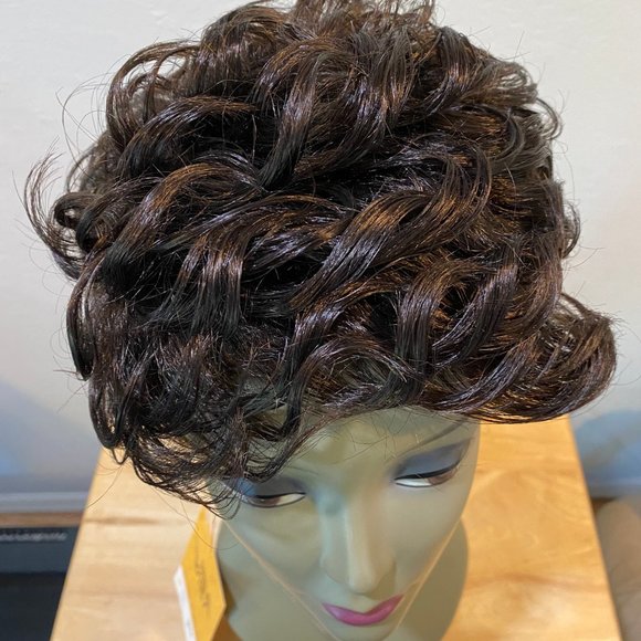 #126 IT'S A WIG PREMIUM SYNTHETIC WIG - Picture 5 of 7